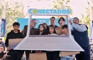 Entrega municipio de Querétaro más de mil computadoras en Santa Rosa Jáuregui