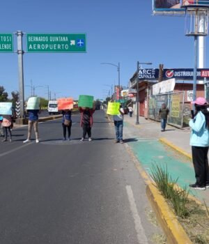 Bloquean 5 de febrero para exigir reparación del drenaje