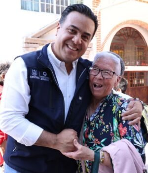 Asiste Luis Nava a entrega de canastas alimentarias en Corregidora