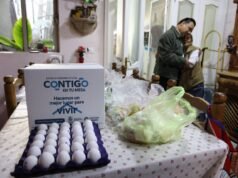 Luis Nava supervisa entrega apoyos alimentarios en La Cañada