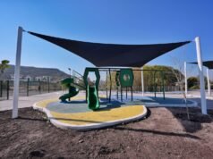 Entrega Felifer Macías nuevo parque en la colonia Palmares