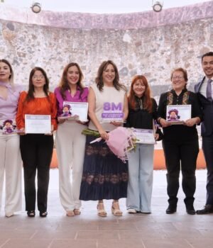 Entregan reconocimientos “8 Mujeres que Cambiaron el Rumbo de Querétaro”
