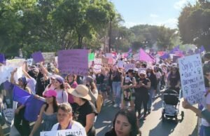 Lo vuelven a hacer, salen a la calle más de 8 mil mujeres