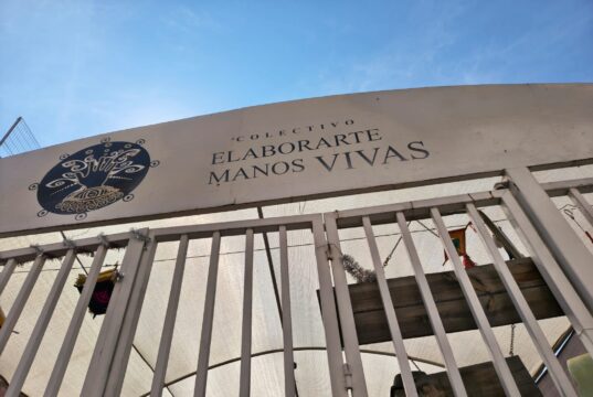 Planea municipio de Querétaro quitar espacio de colectivo “Manos Vivas” a artesanos indígenas
