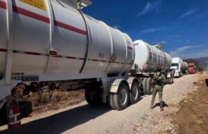 FGR asegura más de 100 mil litros de combustible, predios, tractocamiones y contenedores en Colón