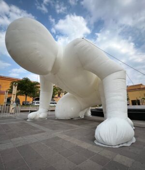 Presentan exposición “Humanoides” en diversos puntos de la capital