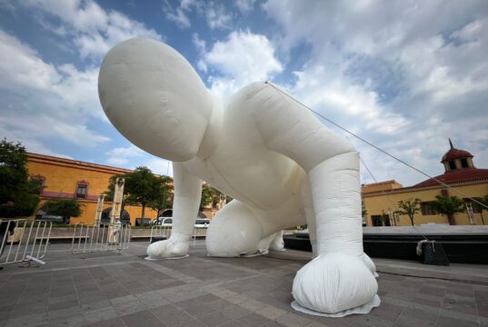 Presentan exposición “Humanoides” en diversos puntos de la capital