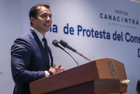 Aquí en Querétaro ponemos orden y damos certeza jurídica a las inversiones: Felifer Macías