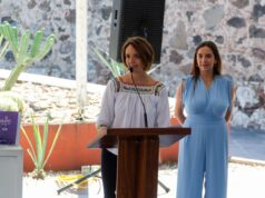 Presenta titular de la SECULT el libro 50 Mujeres, Orgullo de Querétaro