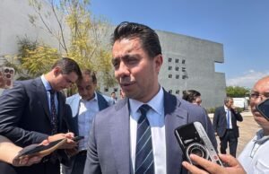 Le echa Felifer la bolita a Kuri para definir su futuro político