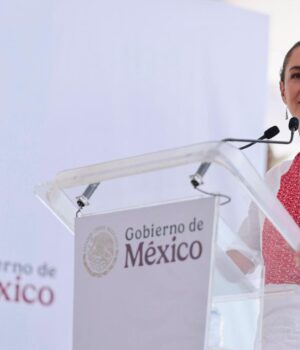 Entrega Sheinbaum escrituras, viviendas e inaugura el primer polo del Bienestar