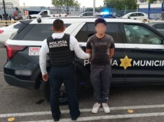 Conducía vehículo con doble placa trasera