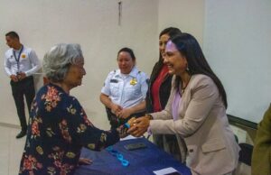 SSPMQ entrega 23 brazaletes a personas adultas mayores en Plan Vida