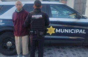 Policías del municipio de Querétaro recuperan motocicleta y agarran a “El Pelón”
