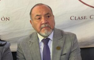 Denuncian a pseudo abogados que litigan sin cedula profesional