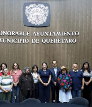 Acuerda Municipio de Querétaro creación de comisión para ordenar y dignificar el comercio artesanal en el Centro Histórico