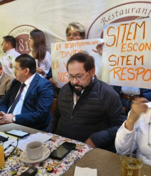 Afirman maestros defraudados que dirigente de SITEM conocía programa de créditos
