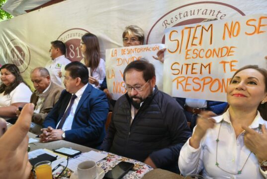 Afirman maestros defraudados que dirigente de SITEM conocía programa de créditos