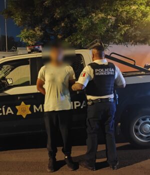 Detenido masculino por portación de armas prohibidas