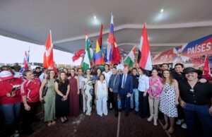 Inaugura Felifer Macías Festival de Comunidades Extranjeras edición pambolera