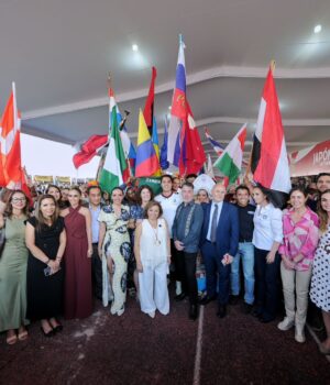 Inaugura Felifer Macías Festival de Comunidades Extranjeras edición pambolera