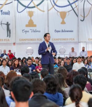 Corregidora arranca la primera entrega de Becas Municipales
