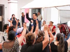 Celebra Luis Nava con mamás comerciantes de San Juan del Río