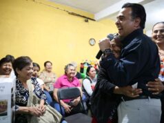 Convive Luis Nava con mamás de Reforma Agraria
