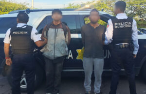 Policías municipales de Querétaro recuperan motocicleta con reporte de robo