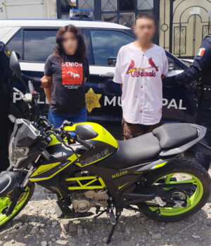 Pareja detenida en la colonia Desarrollo San Pablo, por hurtar motocicleta