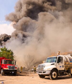 Protección Civil de Corregidora controla en un 70% el incendio en el Libramiento Sur Poniente