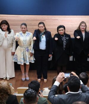 Instalan primera mesa directiva del Colegio de Politólogos de Querétaro
