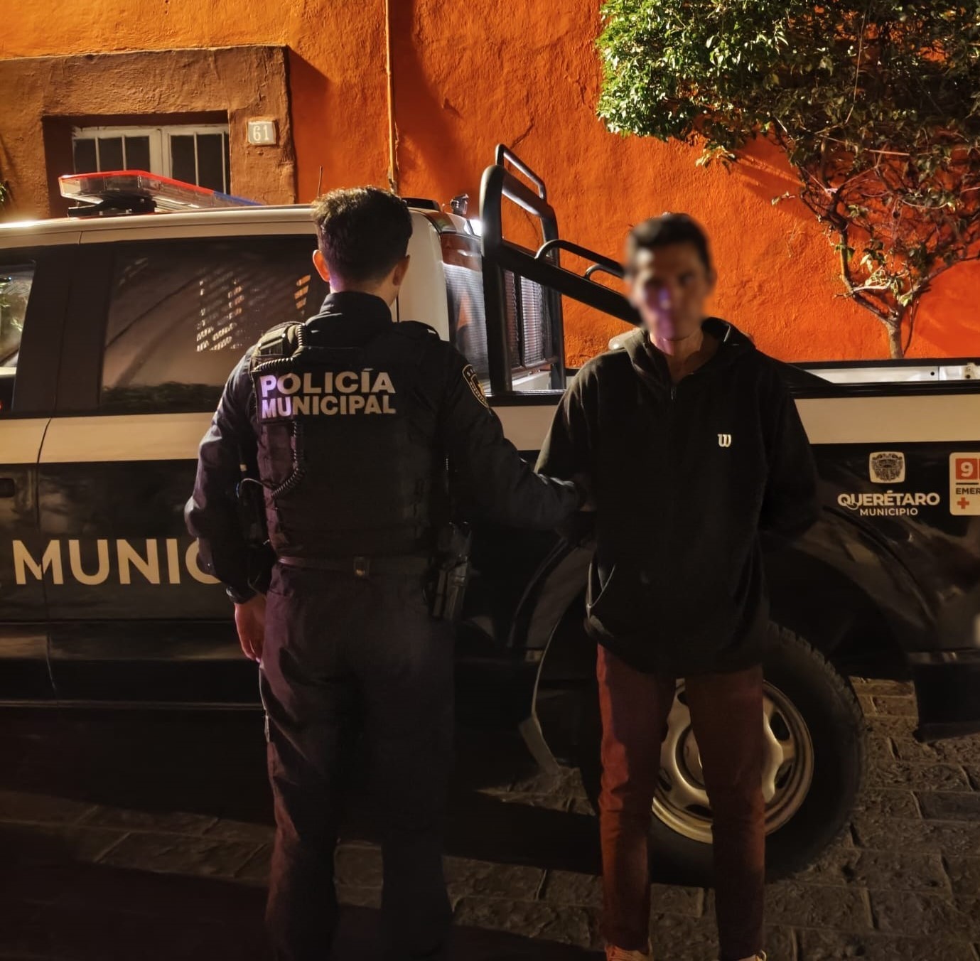 detenido (2)