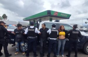 Tres detenidos por robo equiparado de vehículo en Santa Rosa Jáuregui