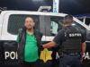Se roba camioneta, se para a cargar gasolina y lo detienen…