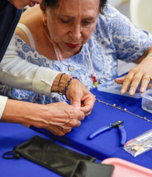 DIF Corregidora impulsa el bienestar de las personas adultas mayores con talleres y servicios especializados