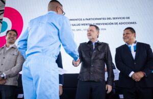 Entrega gobierno del estado reconocimientos del Servicio de Psicoeducación Grupal en Salud Mental y Prevención de Adicciones a personas privadas de la libertad