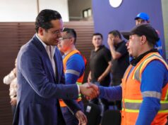 Recibe Corregidora la escoba de platino y anuncian instalación de papeleras inteligentes