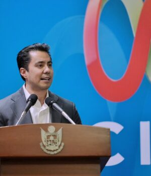 Felifer Macías ocupa el primer lugar entre alcaldes de ciudades capital y el segundo entre los municipios más poblados del país: Mitofsky