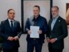 Firma Mauricio Kuri declaratoria de Área Natural Protegida al Parque Los Alcanfores