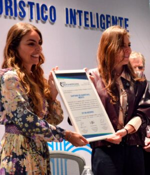 Recibe centro histórico de Querétaro distintivo “Destino Turístico Inteligente”