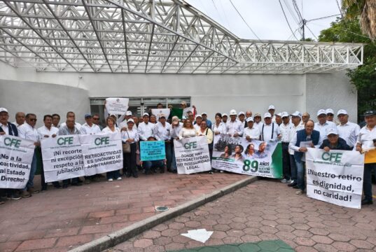 Exigen jubilados de PEMEX y CFE respeto a sus pensiones