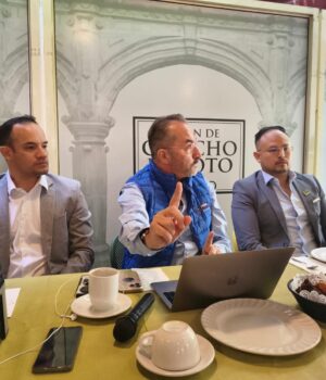 Pierden empresas hasta 1.2 millones por hora debido a paros en la carretera 57