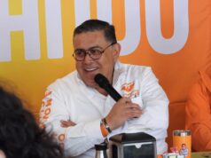 Afirma Armando Rivera que espectaculares con su imagen son de un “paquete publicitario”