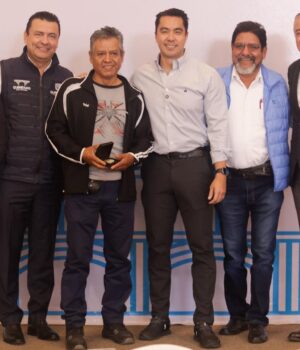 Reconoce Felifer Macías la vocación, trayectoria y compromiso de las y los trabajadores municipales