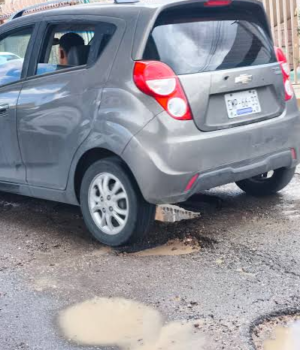 El laberinto queretano: entre el asfalto roto de la ciudad y el cuento de nunca acabar en la 57