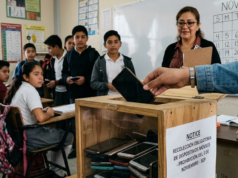 Desconexión en las aulas: a partir del 3 de noviembre quedará prohibido el uso de celulares en escuelas de educación básica
