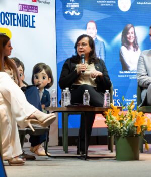 Reflexiona Rectora UAQ sobre educación sustentable y sostenible, en Foro Regional