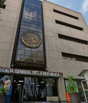 Vinculan a proceso a tres personas tras cateo con arsenal asegurado en Santa María Magdalena