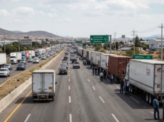 Paro nacional de transportistas impacta accesos a Querétaro con concentraciones en tres tramos federales clave